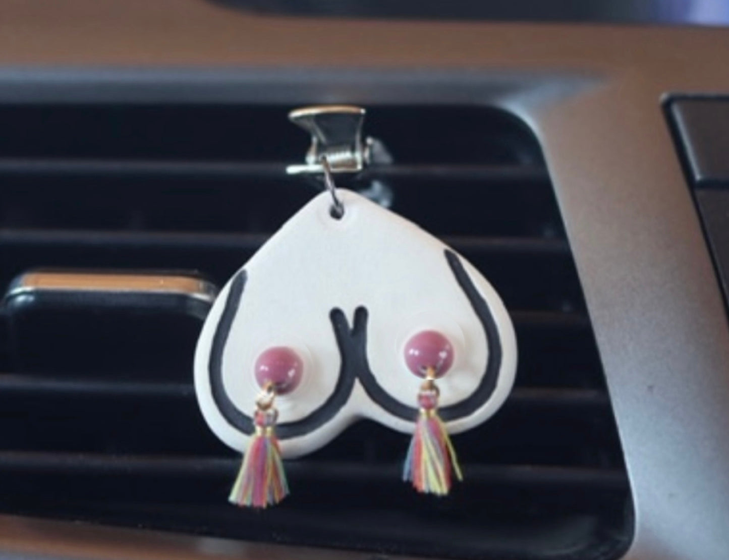 Bewbie Tassel Magnet | Clay Diffuser | Light skin/Pierced nips