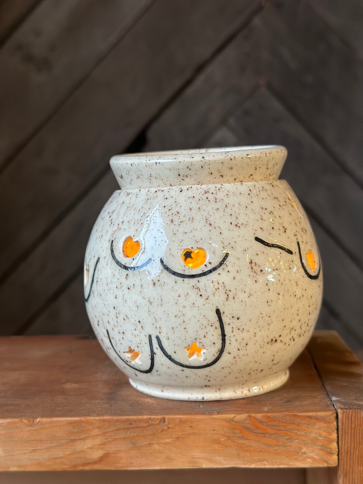 Speckled Boob Wax Melt Warmer Luminary | White/Poppy