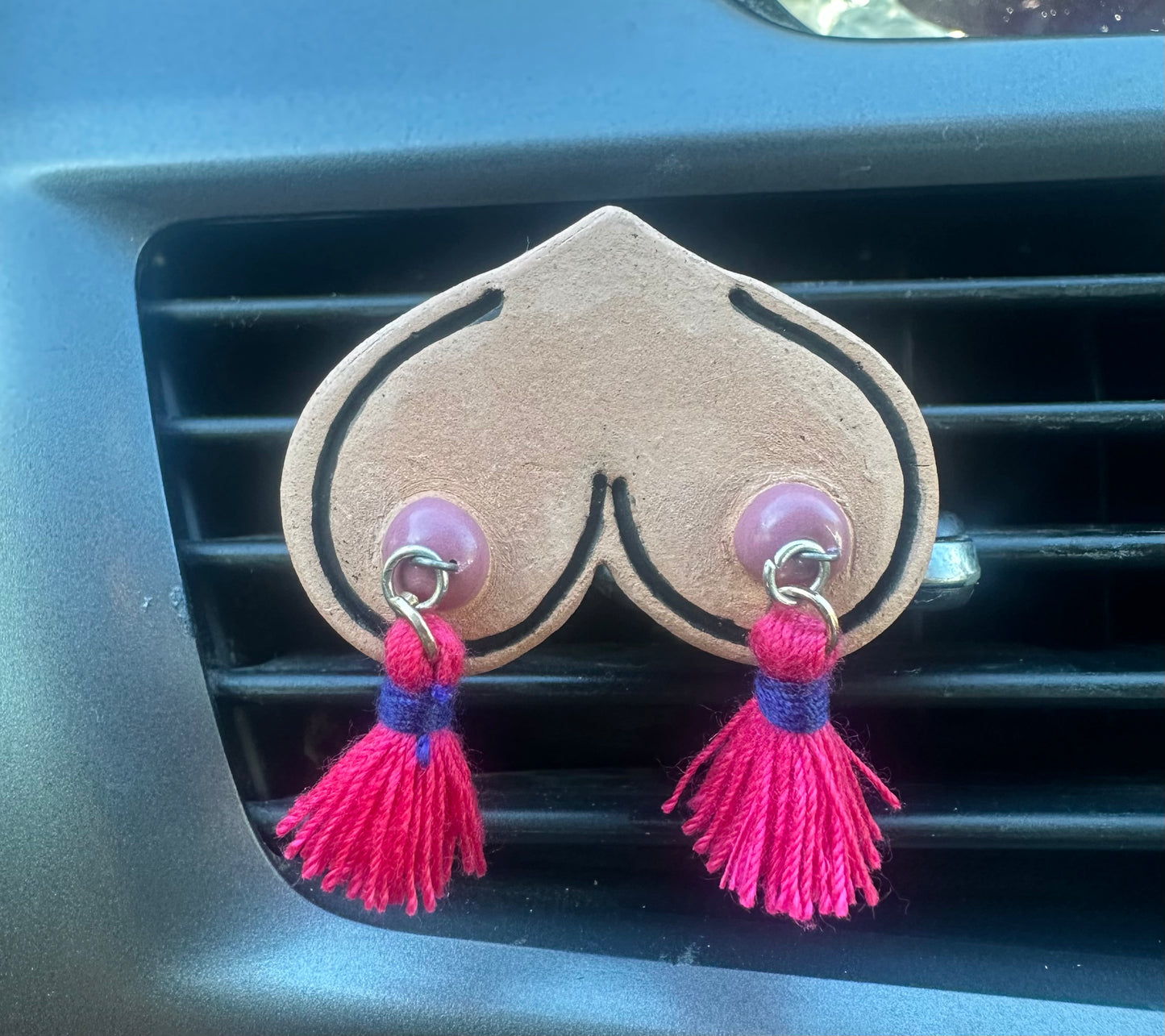 PREORDER Bewbie Tassel Magnet | Clay Diffuser | Light skin/Pierced nips